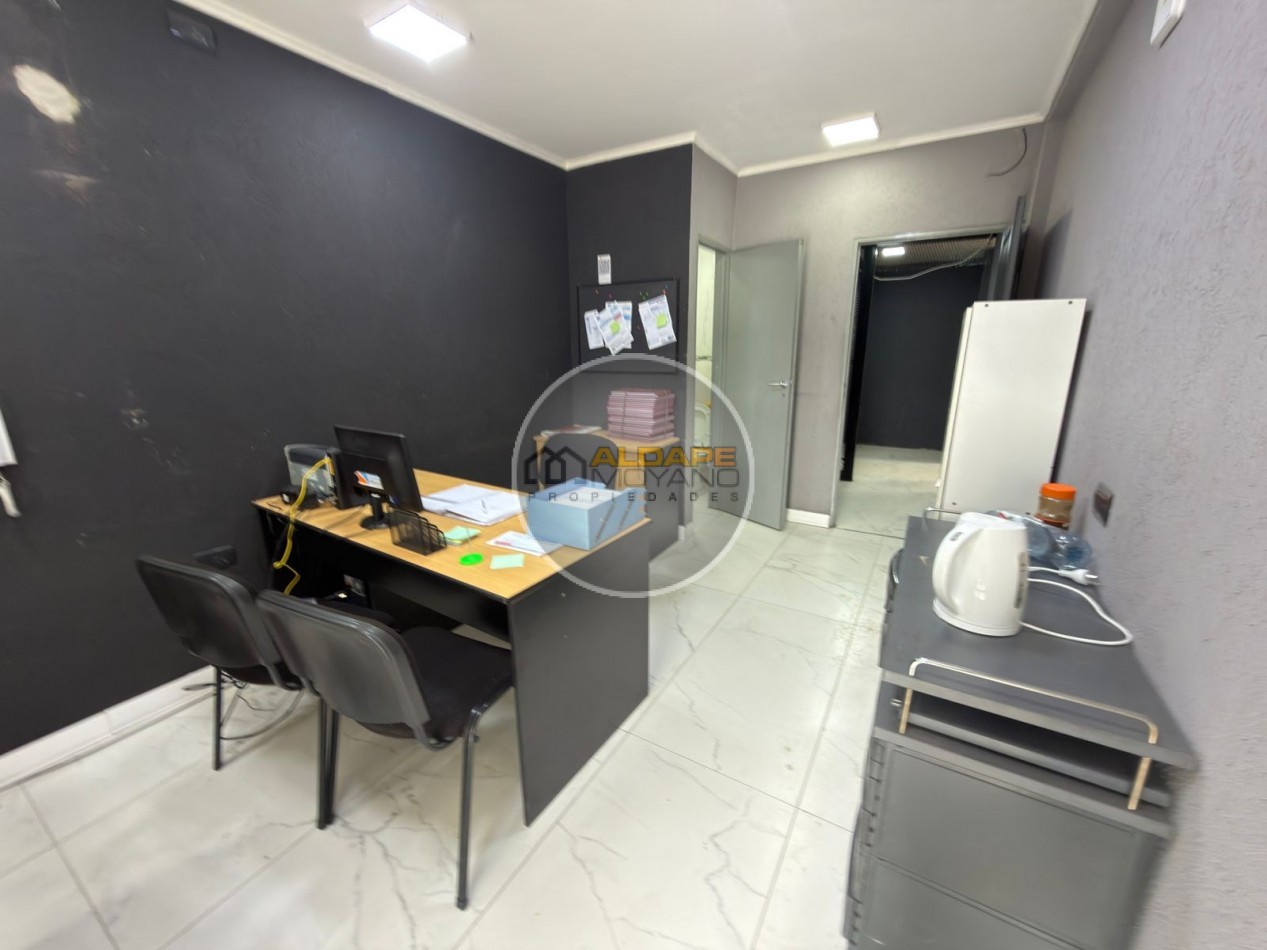 Se Vende Galpon con vivienda cuatro ambientes (Mataderos)