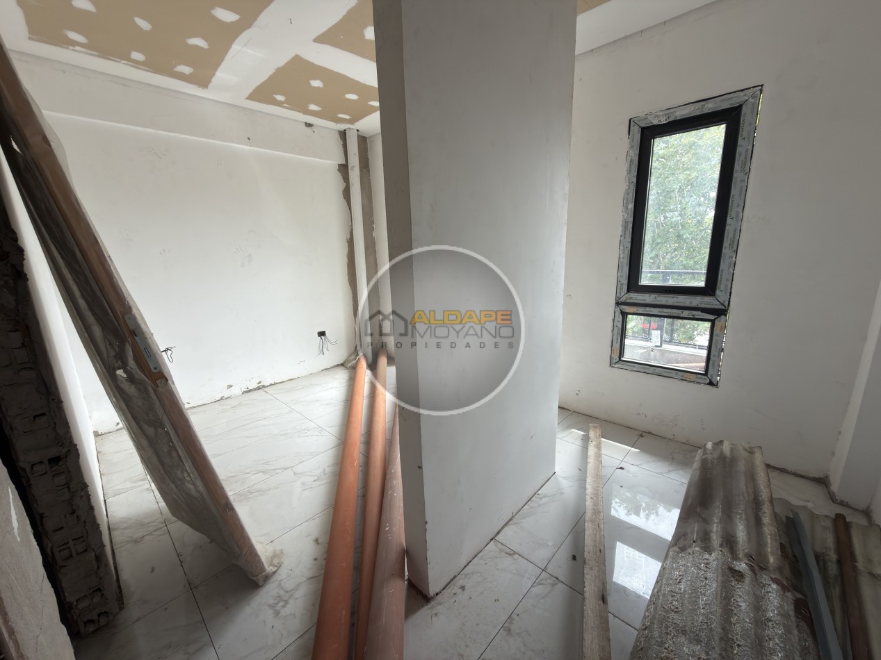 Se Vende Galpon con vivienda cuatro ambientes (Mataderos)