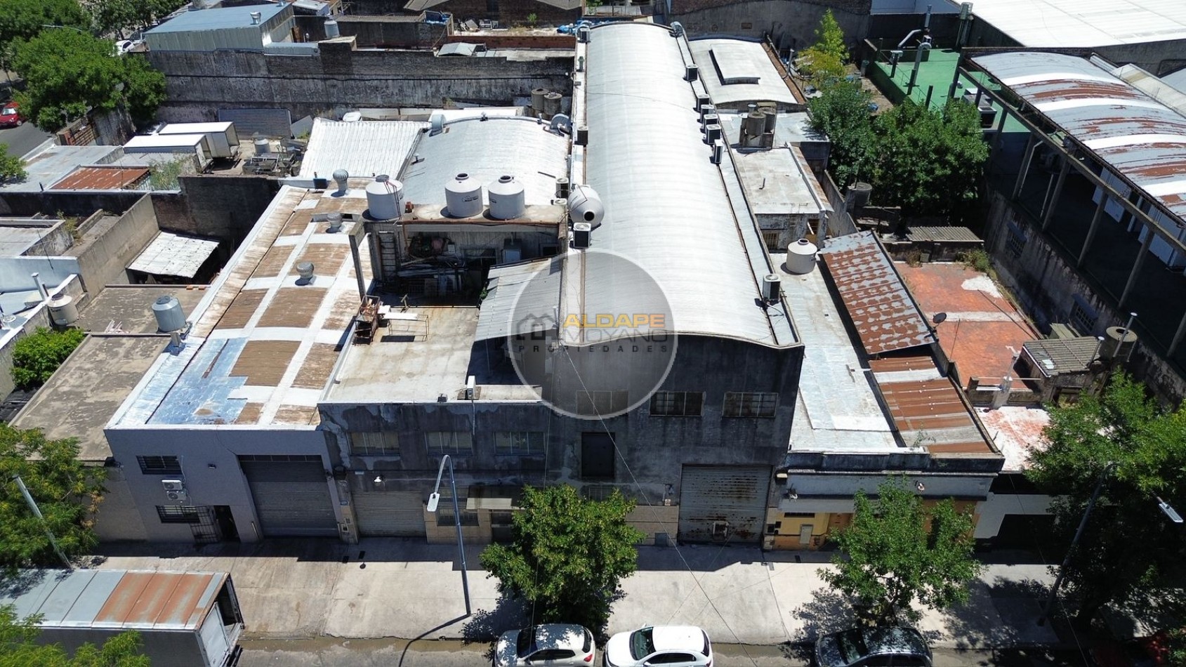 Se Vende Galpon,  total 1600mts2, (Mataderos)