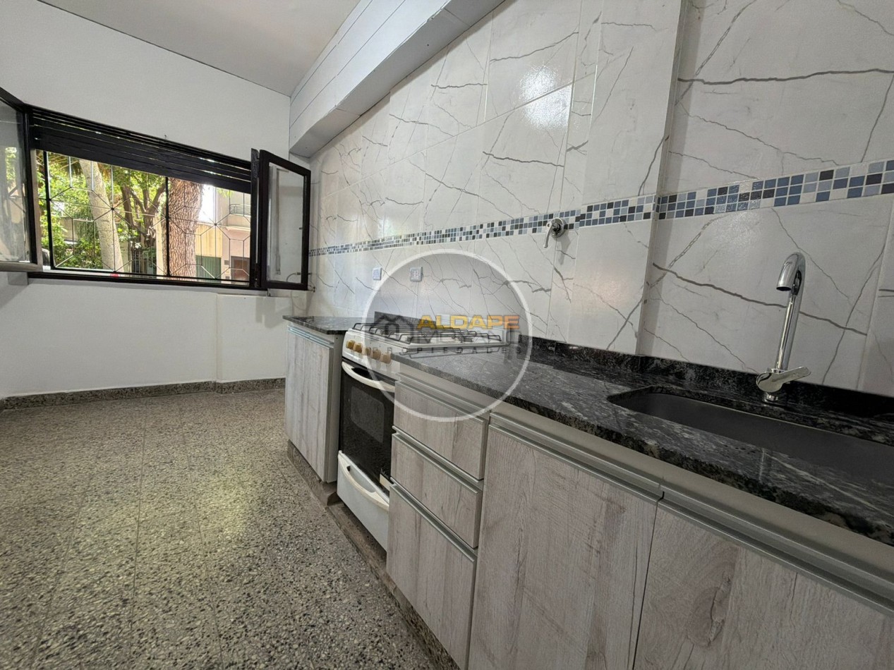 Se vende Casa PH, tres ambientes, totalmente independiente, Devoto