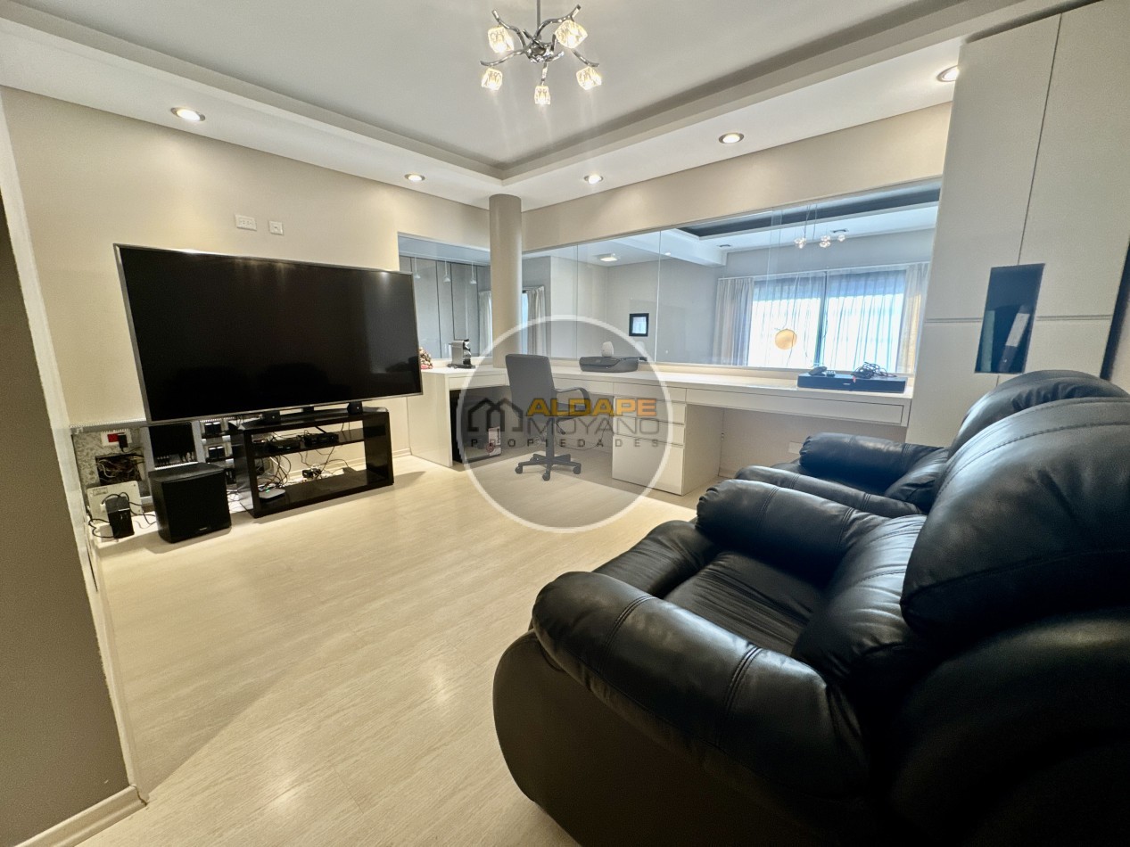 Se Vende Casa cuatro ambientes, con piscina (Para Exigentes) Villa Luzuriaga