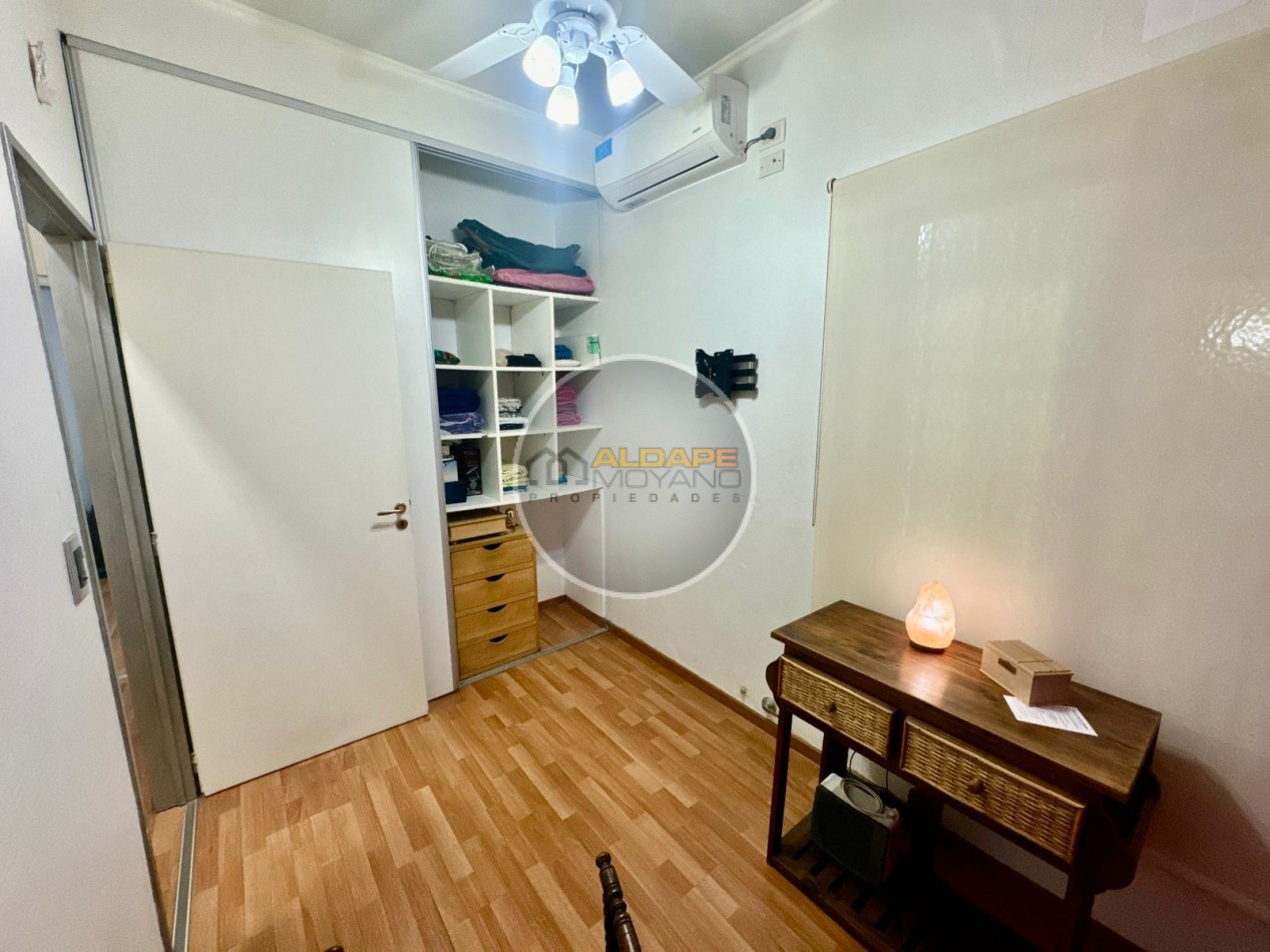 Se vende PH tipo casa, tres ambientes con cochera (Villa Lugano)