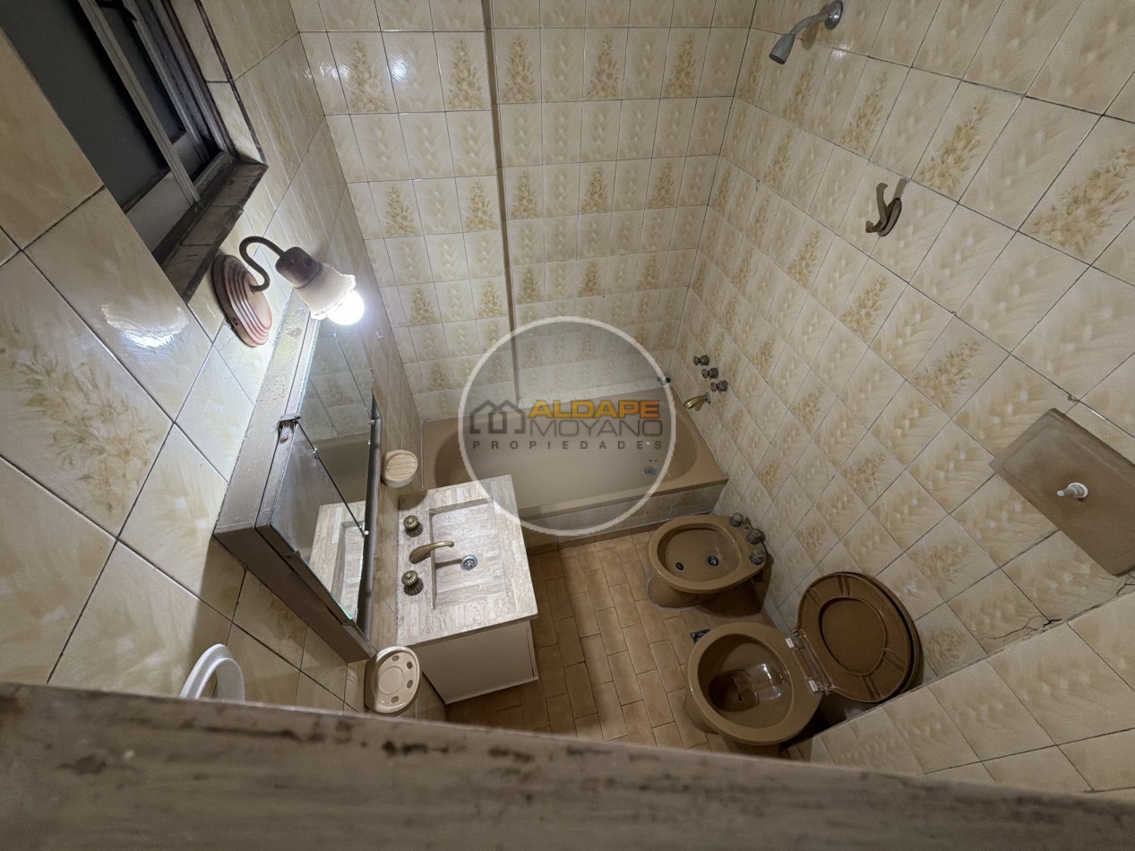 Se Vende Departamento tres amb. (Balvanera)