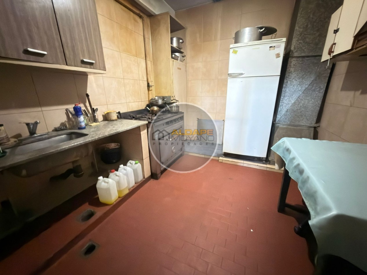 Se Vende Galpon,  total 1600mts2, (Mataderos)