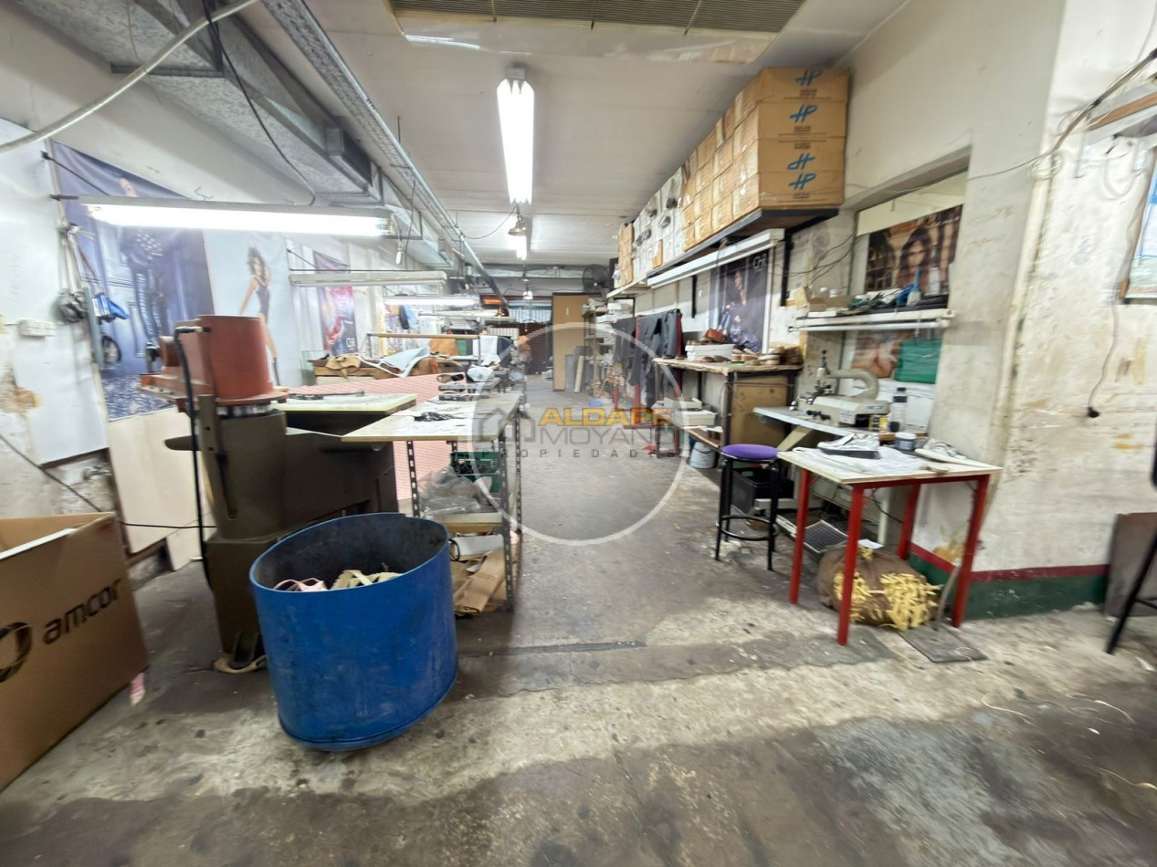 Se Vende Galpon,  total 1600mts2, (Mataderos)