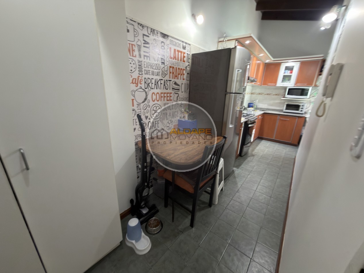 Se Vende PH tres ambientes, Impecable, apto credito (Parque Avellaneda)