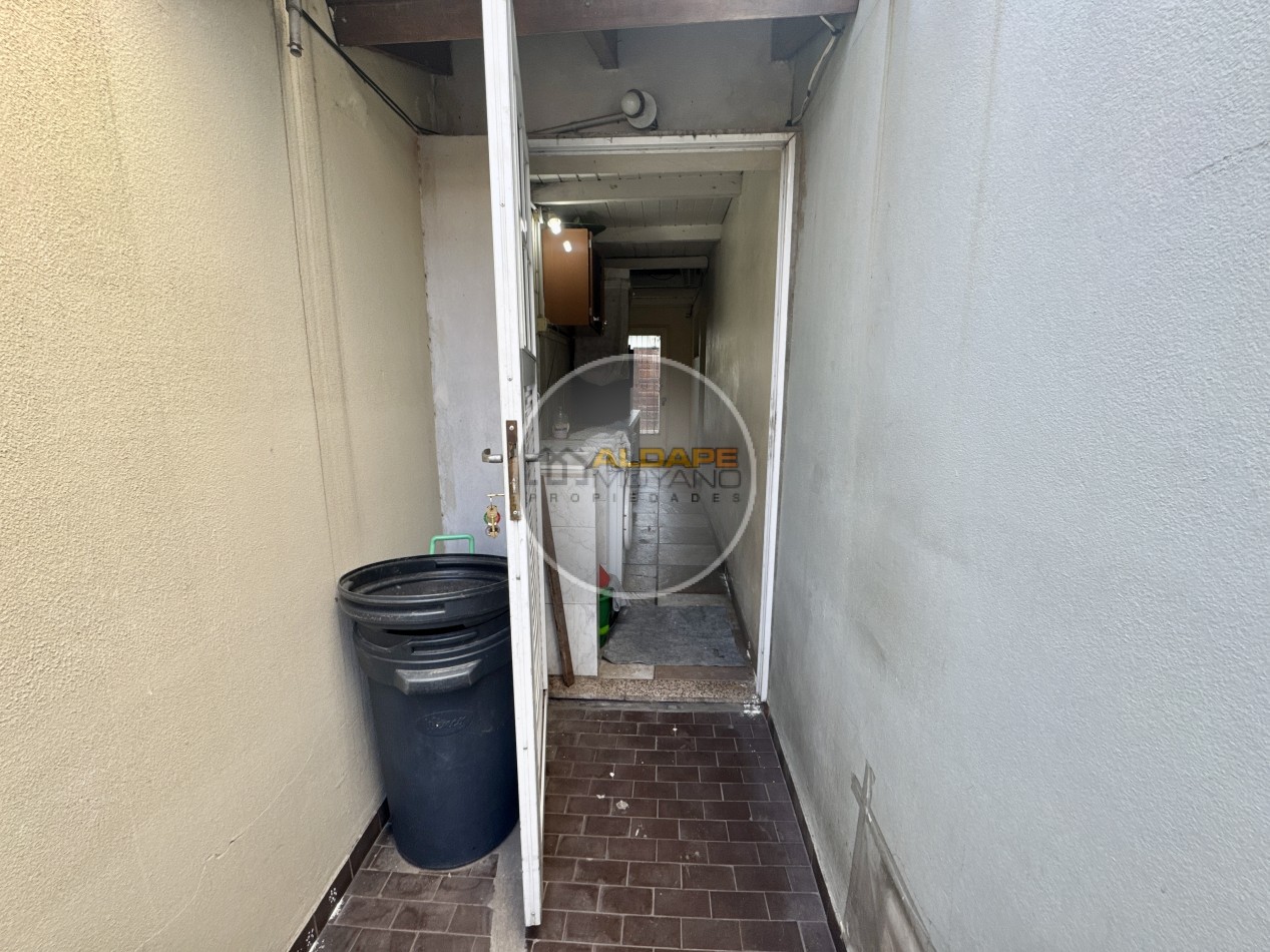 Se Vende Casa Multifamiliar, Cochera Doble, Quincho (Villa Lugano)