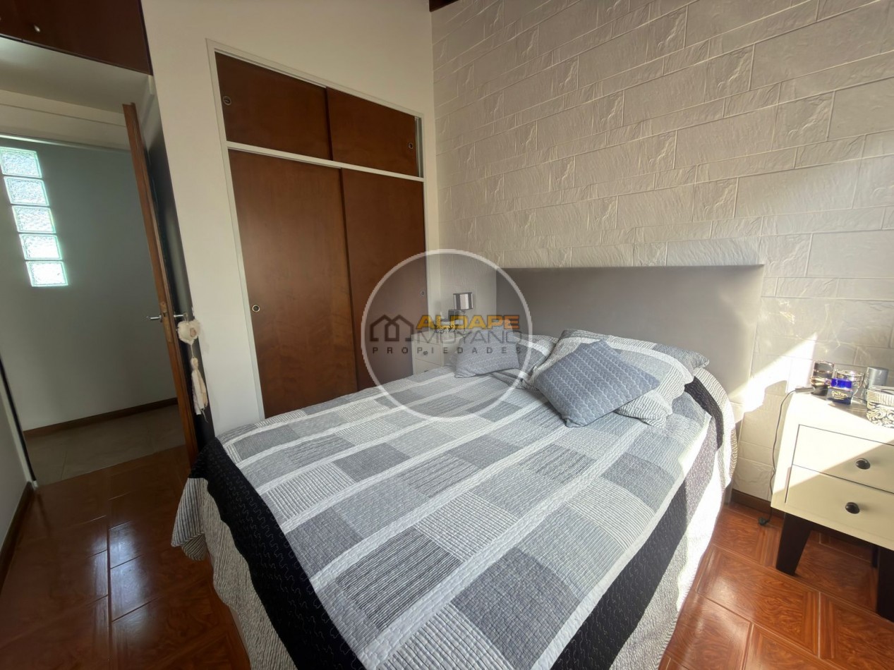 Se Vende PH tres ambientes, Impecable, apto credito (Parque Avellaneda)