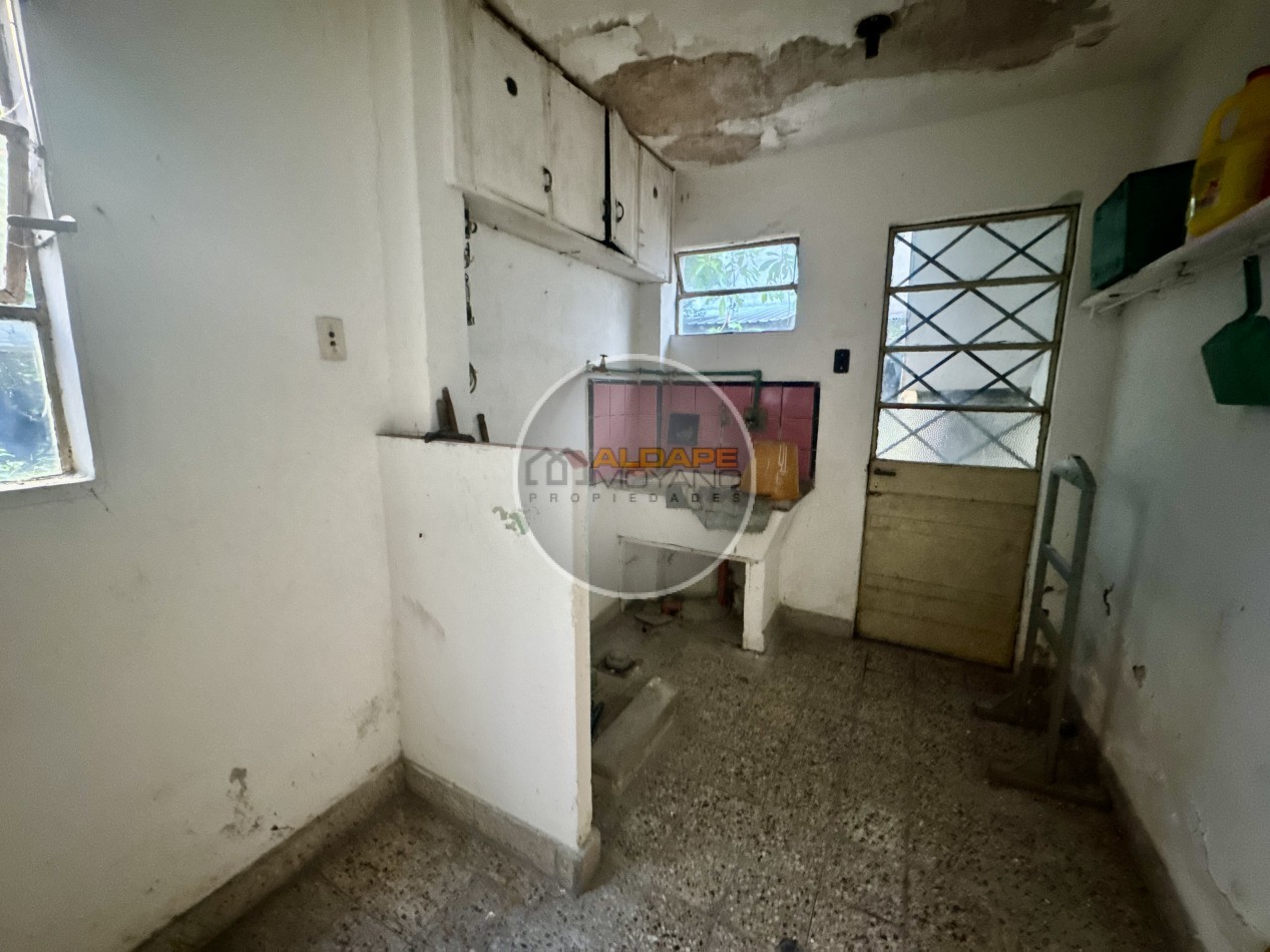 Se Vende Casa cinco ambientes, con cochera, Apto Credito Hipotecario!!