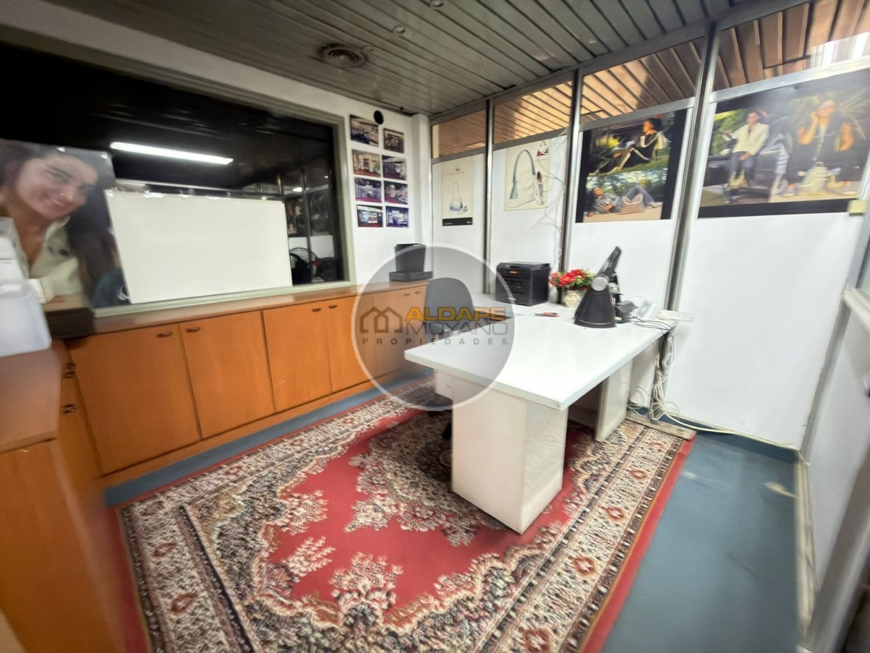 Se Vende Galpon,  total 1600mts2, (Mataderos)