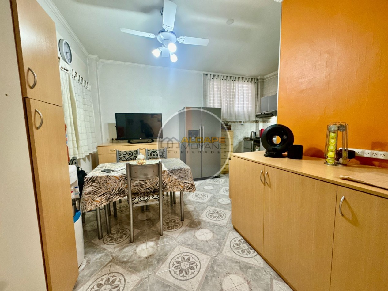 Se vende PH tipo casa, tres ambientes con cochera (Villa Lugano)