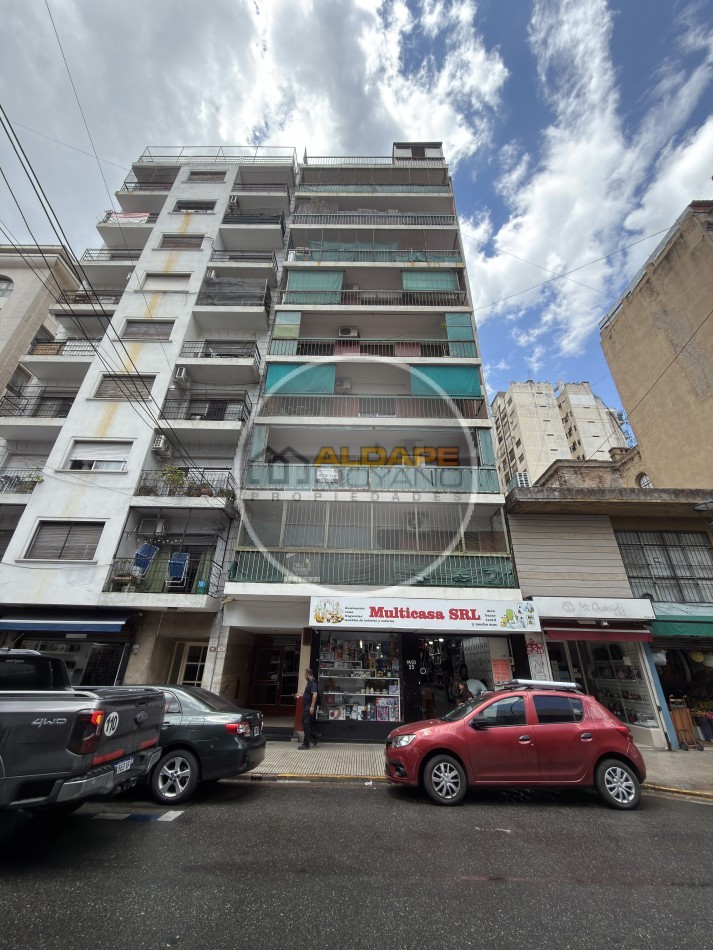 Se Vende Departamento tres amb. (Balvanera)