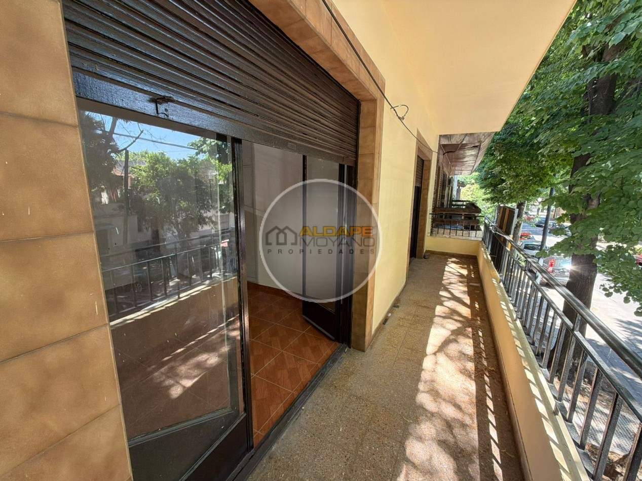 Se vende Casa PH, tres ambientes, totalmente independiente, Devoto