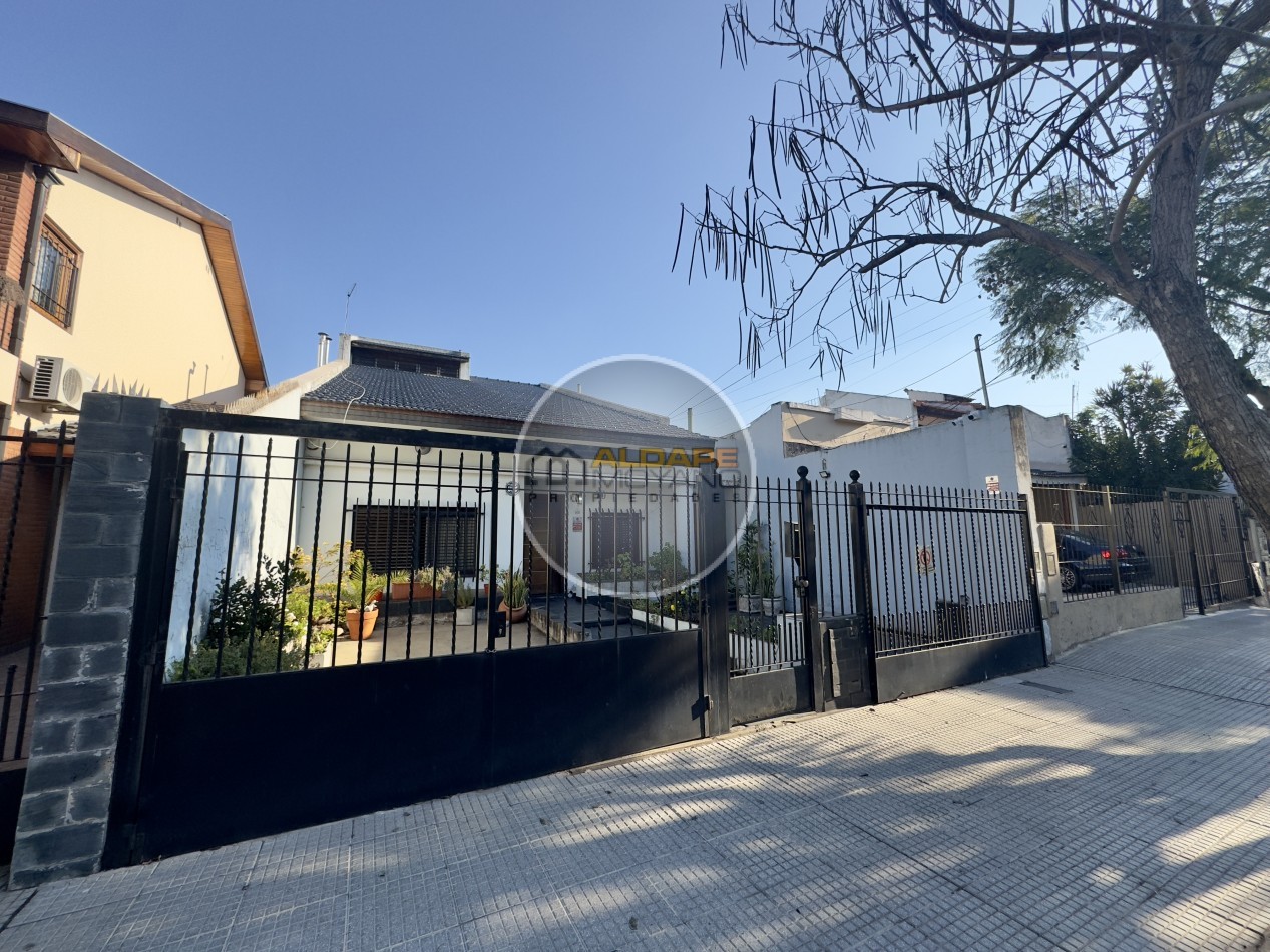 Se Vende Casa Multifamiliar, Cochera Doble, Quincho (Villa Lugano)