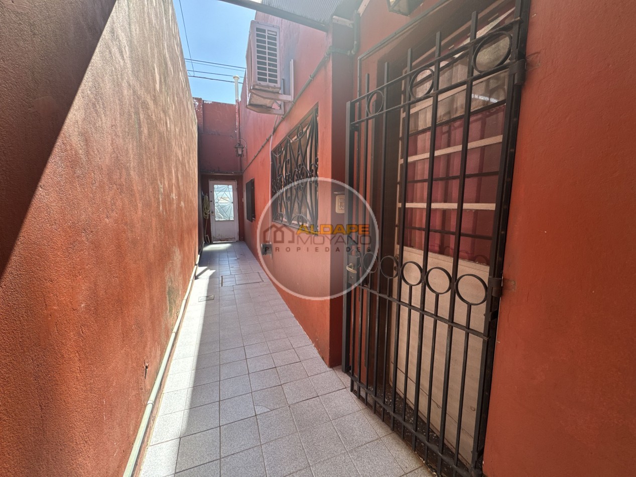 Se Vende Casa ideal multifamiliar, con piscina y garage (Tablada)