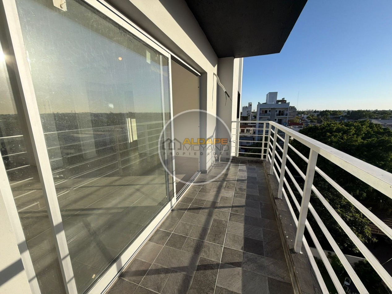 Se vende departamento dos ambientes con cochera, a estrenar (caseros Centro)