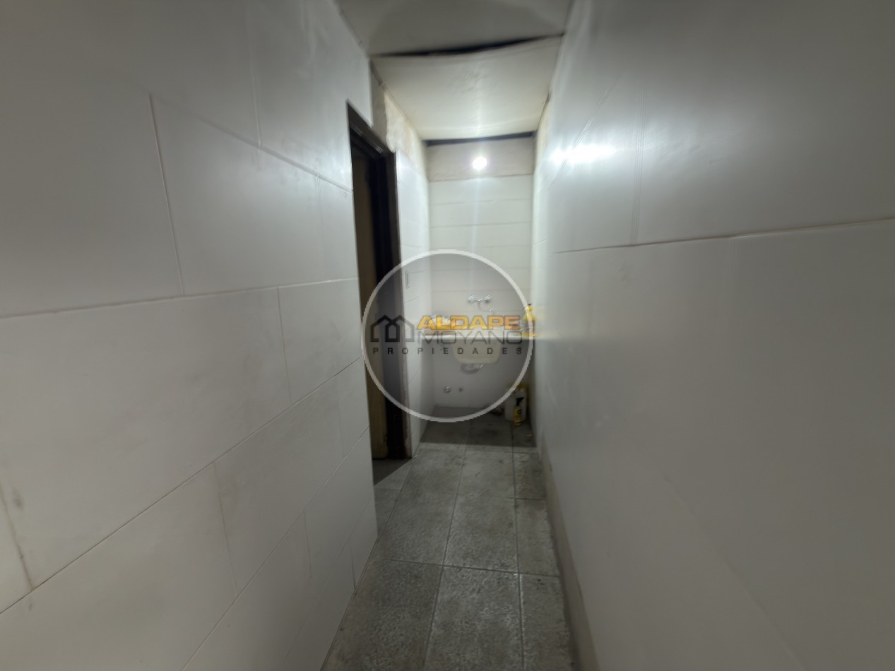 Se Vende Galpon con vivienda cuatro ambientes (Mataderos)