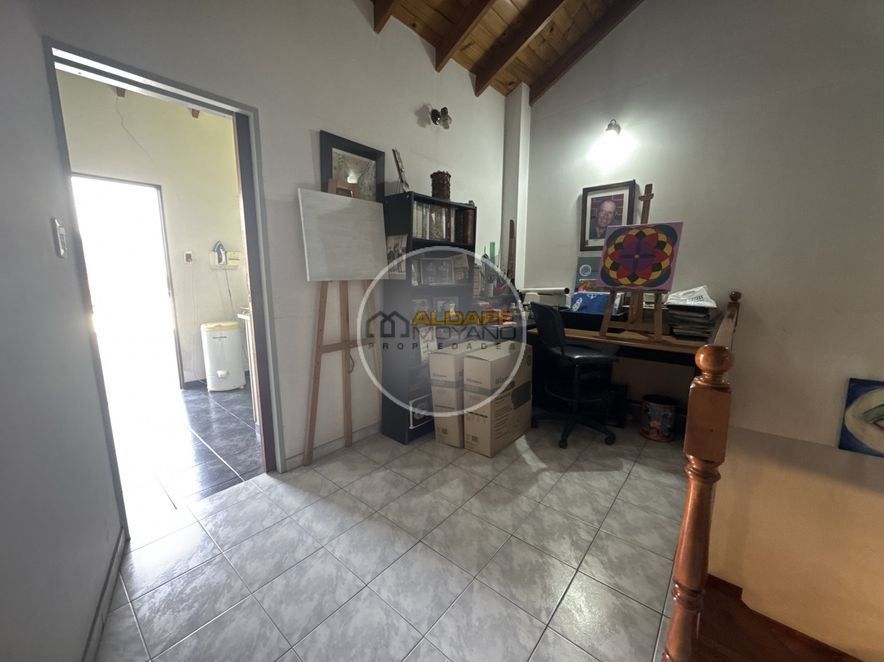 Se Vende Casa Cuatro ambientes, cochera pasante, Excelente (Lanus Oeste)