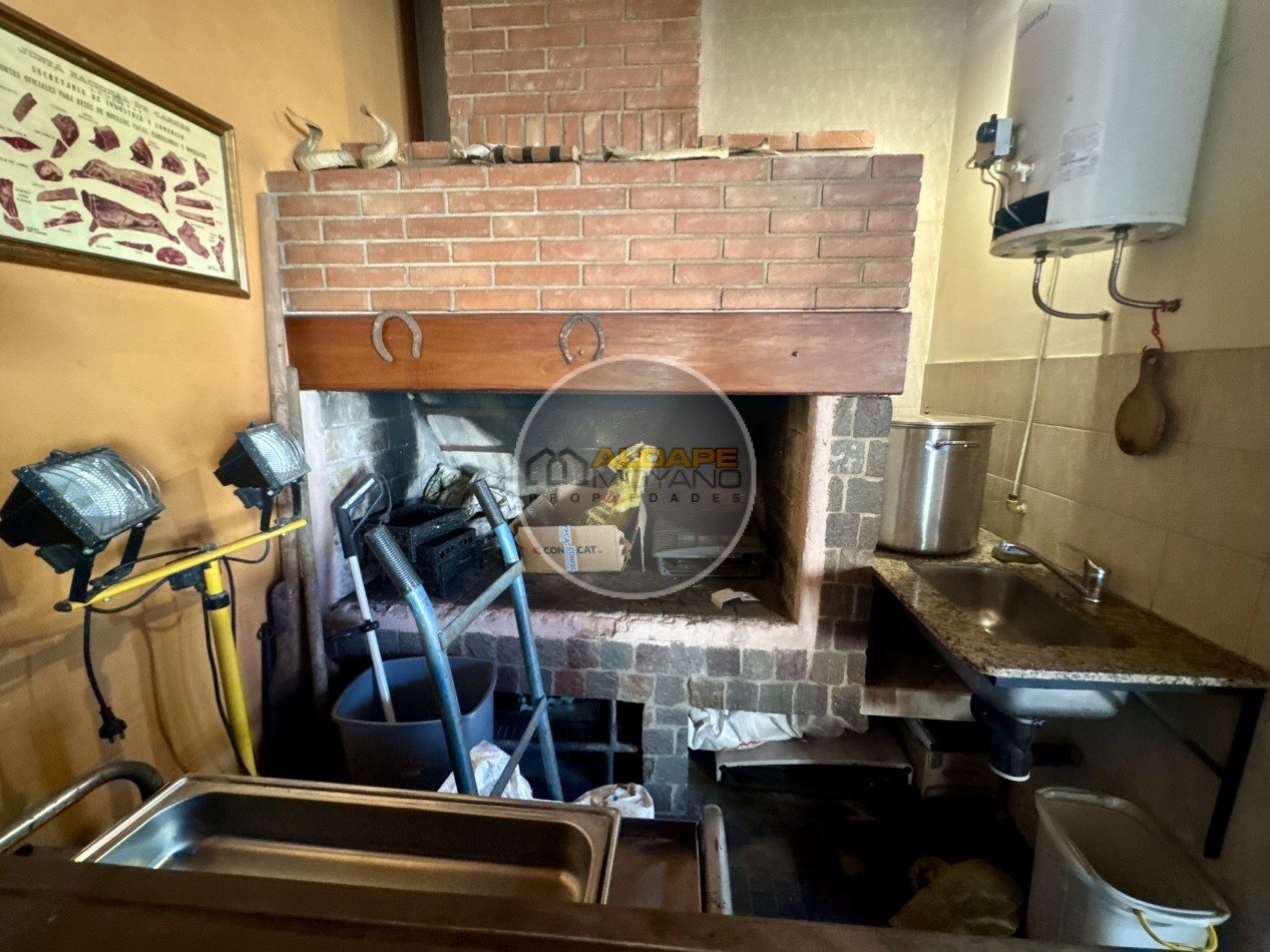 Se Vende Casa Multifamiliar, Cochera Doble, Quincho (Villa Lugano)