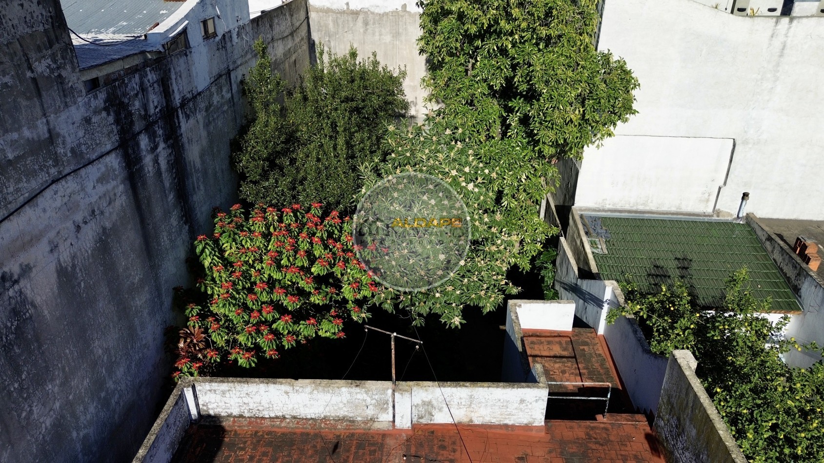 Se Vende Casa cinco ambientes, con cochera, Apto Credito Hipotecario!!