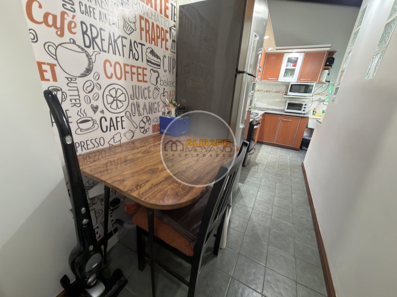 Se Vende PH tres ambientes, Impecable, apto credito (Parque Avellaneda)