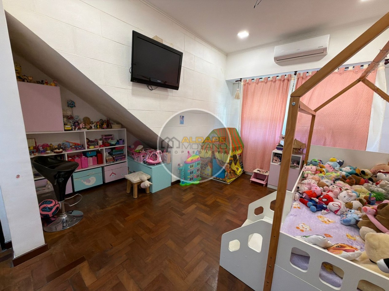 En Venta PH cuatro ambientes con cochera (Lomas del Mirador)