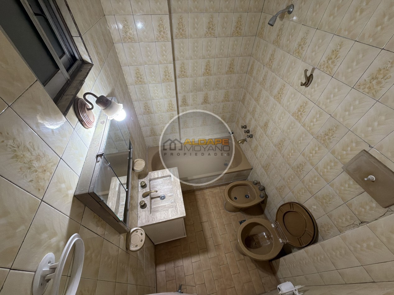 Se Vende Departamento tres amb. (Balvanera)