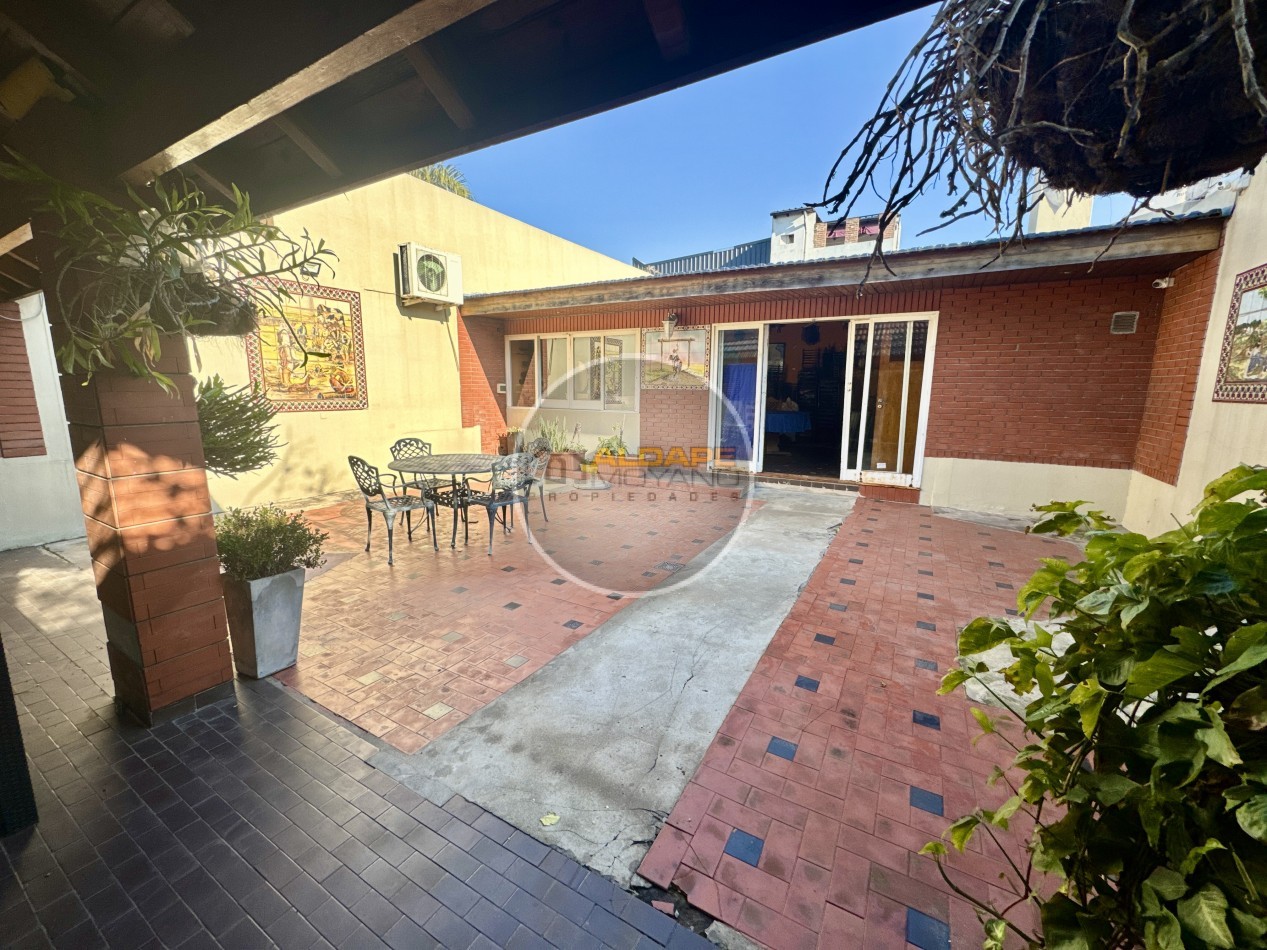 Se Vende Casa Multifamiliar, Cochera Doble, Quincho (Villa Lugano)