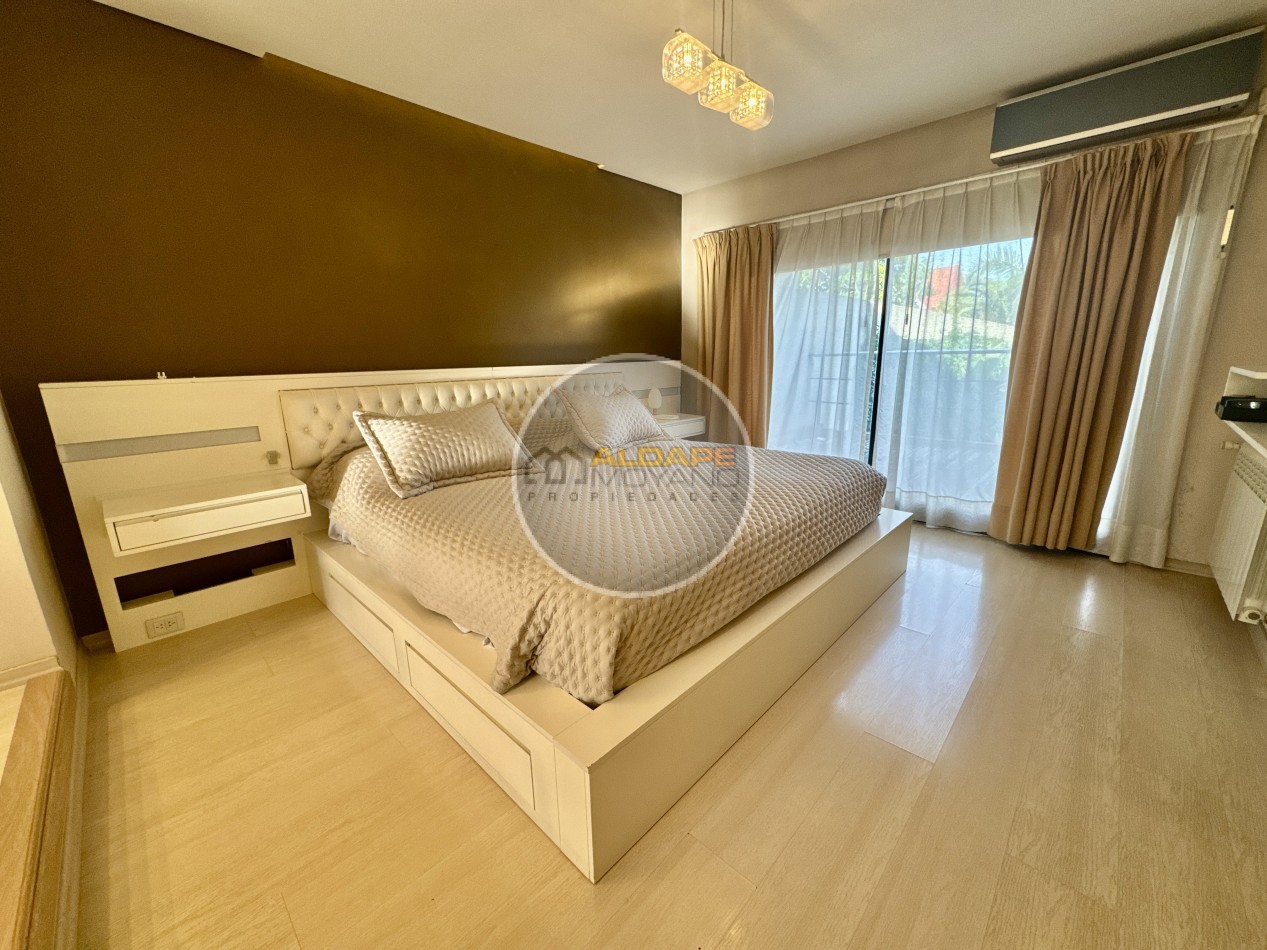 Se Vende Casa cuatro ambientes, con piscina (Para Exigentes) Villa Luzuriaga