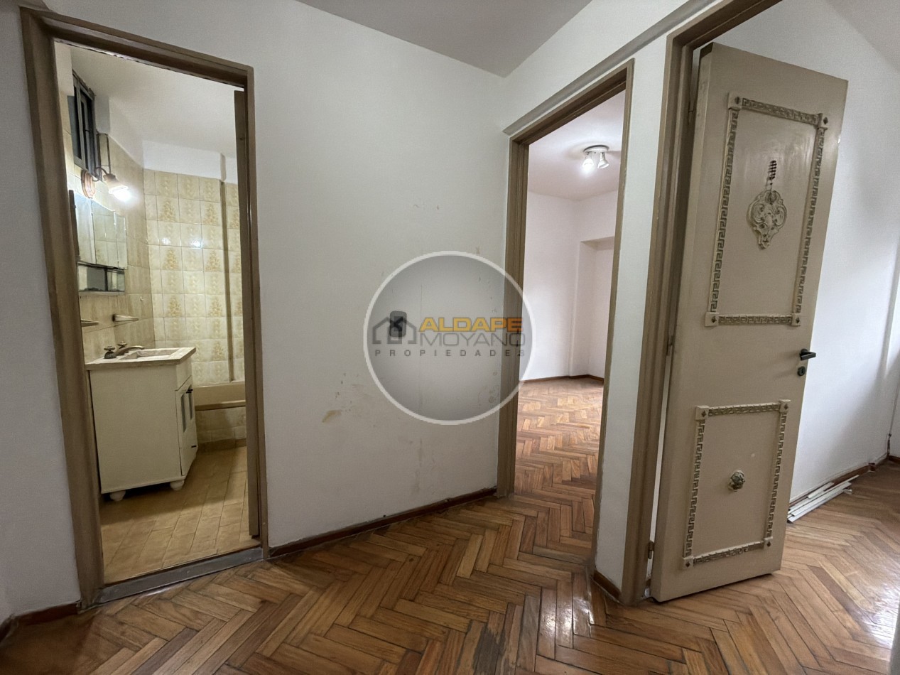 Se Vende Departamento tres amb. (Balvanera)