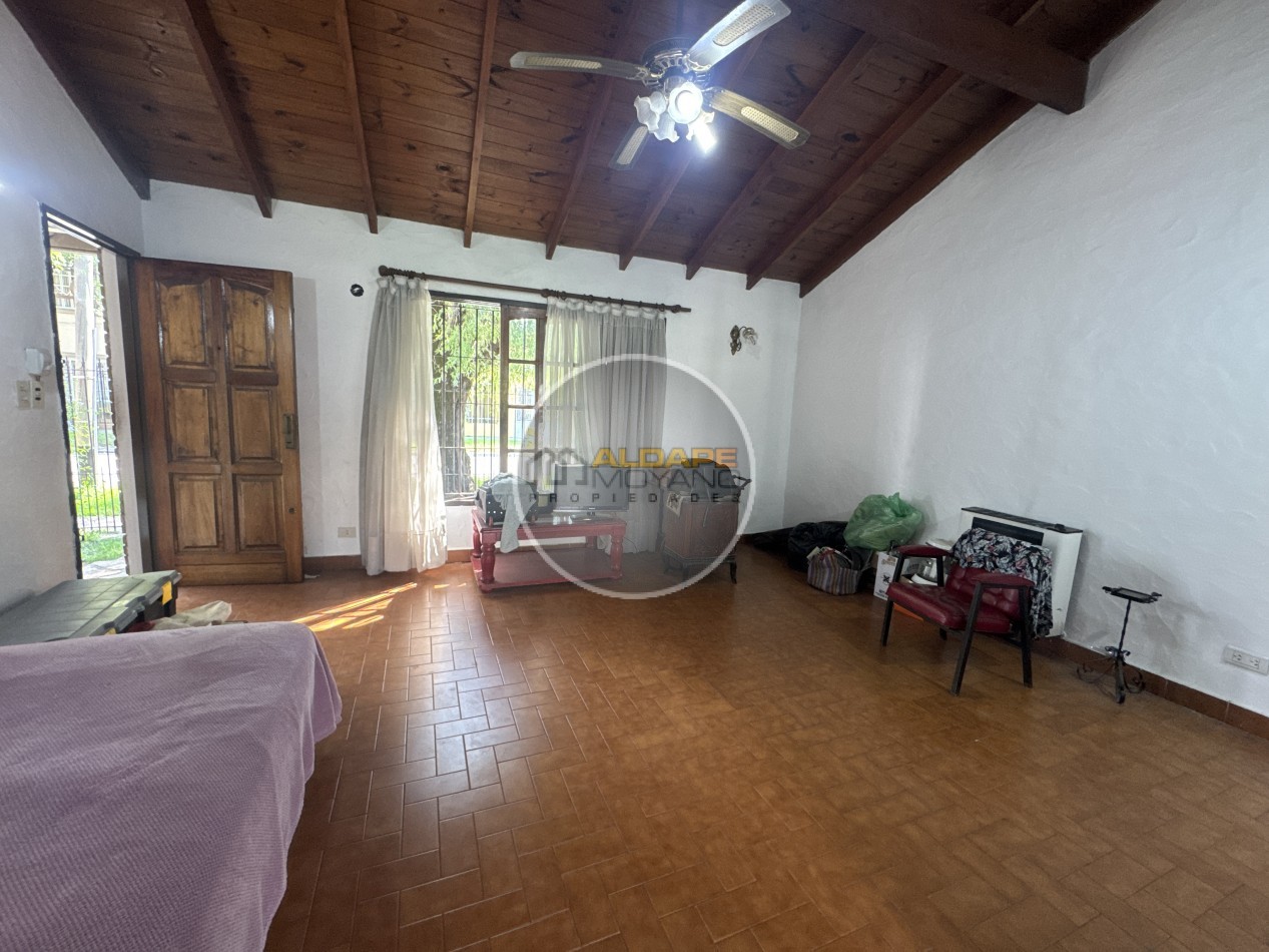 Se Vende Casa tres amb, lote propio (Castelar)