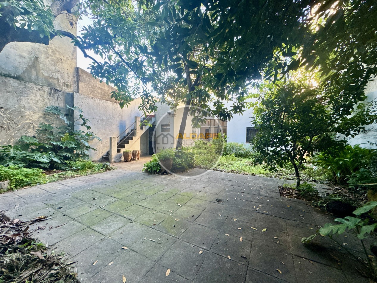 Se Vende Casa cinco ambientes, con cochera, Apto Credito Hipotecario!!