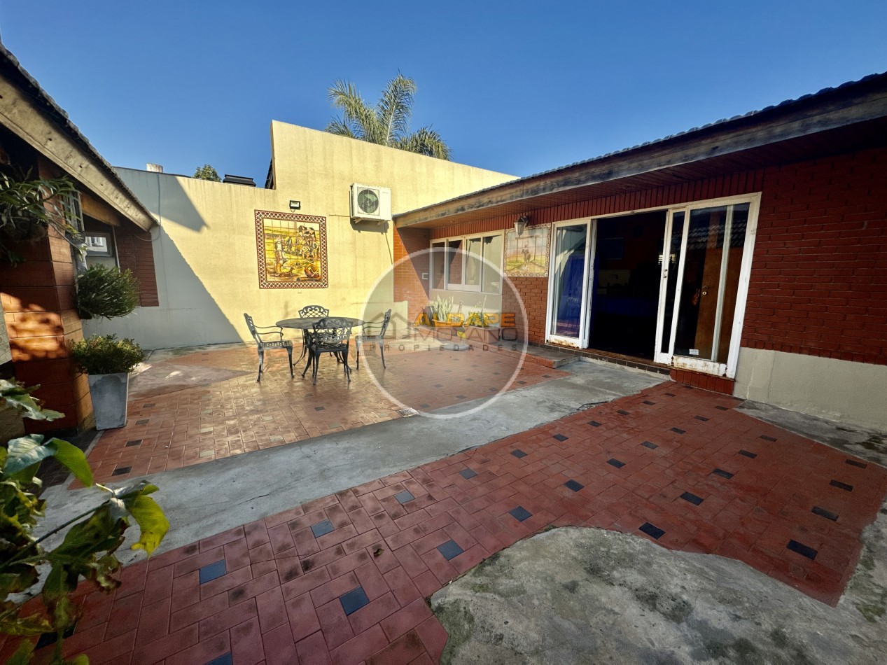 Se Vende Casa Multifamiliar, Cochera Doble, Quincho (Villa Lugano)