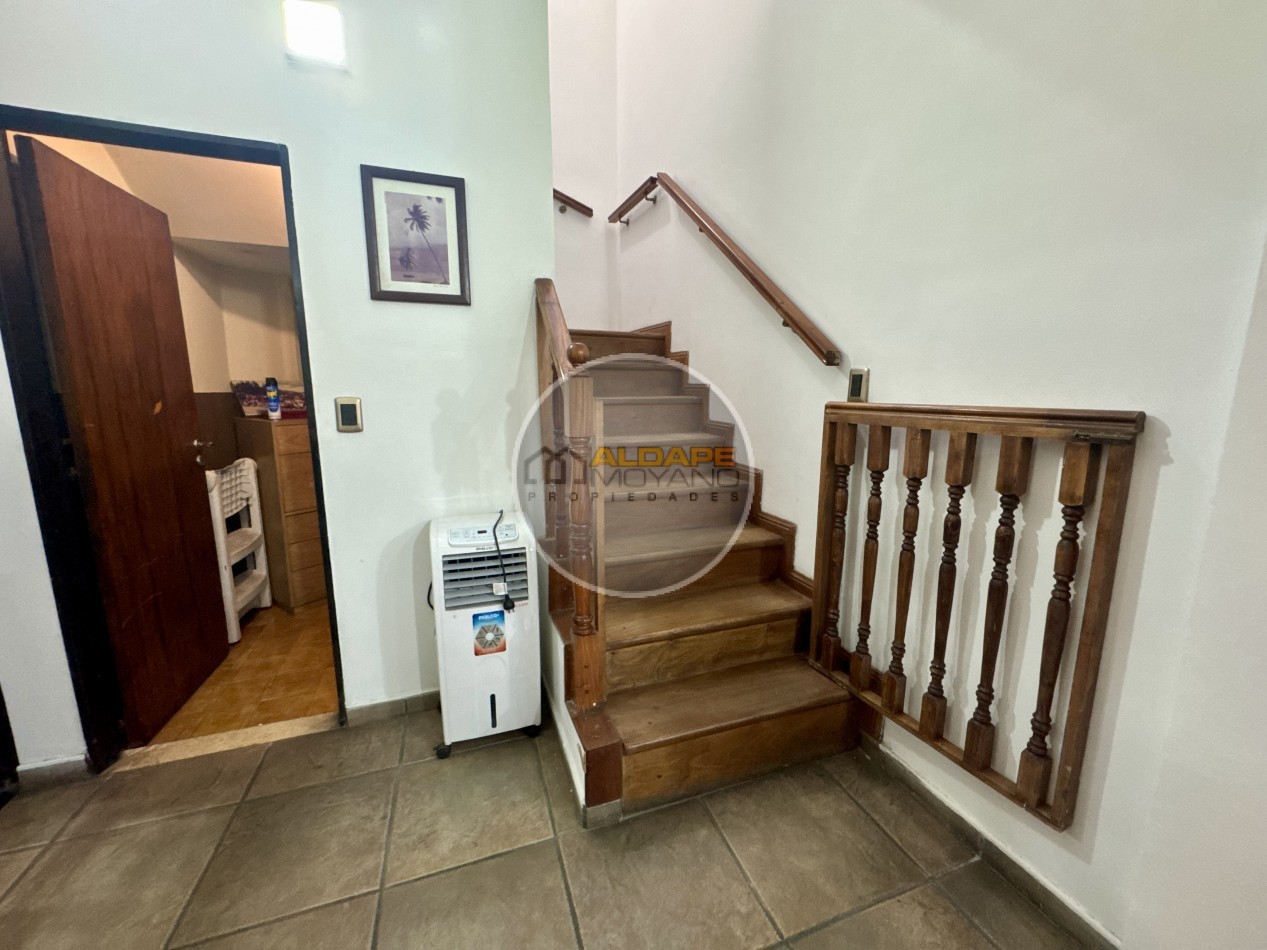 Se Vende Casa Multifamiliar, Cochera Doble, Quincho (Villa Lugano)