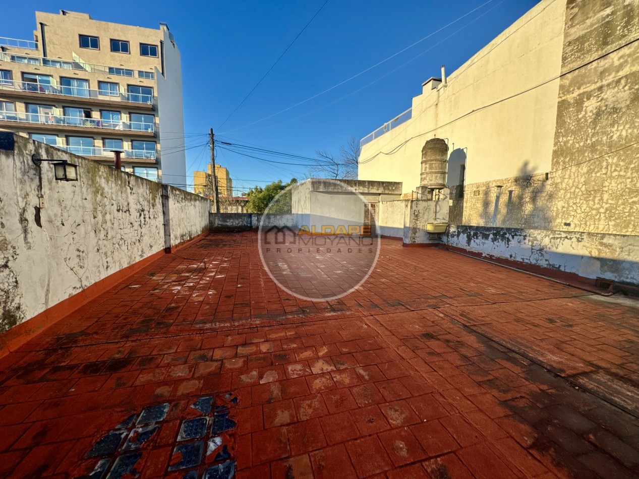 Se Vende Casa cinco ambientes, con cochera, Apto Credito Hipotecario!!