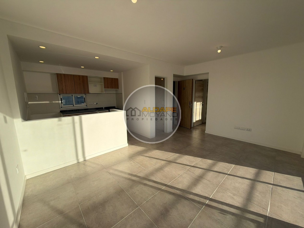 Se vende departamento dos ambientes con cochera, a estrenar (caseros Centro)