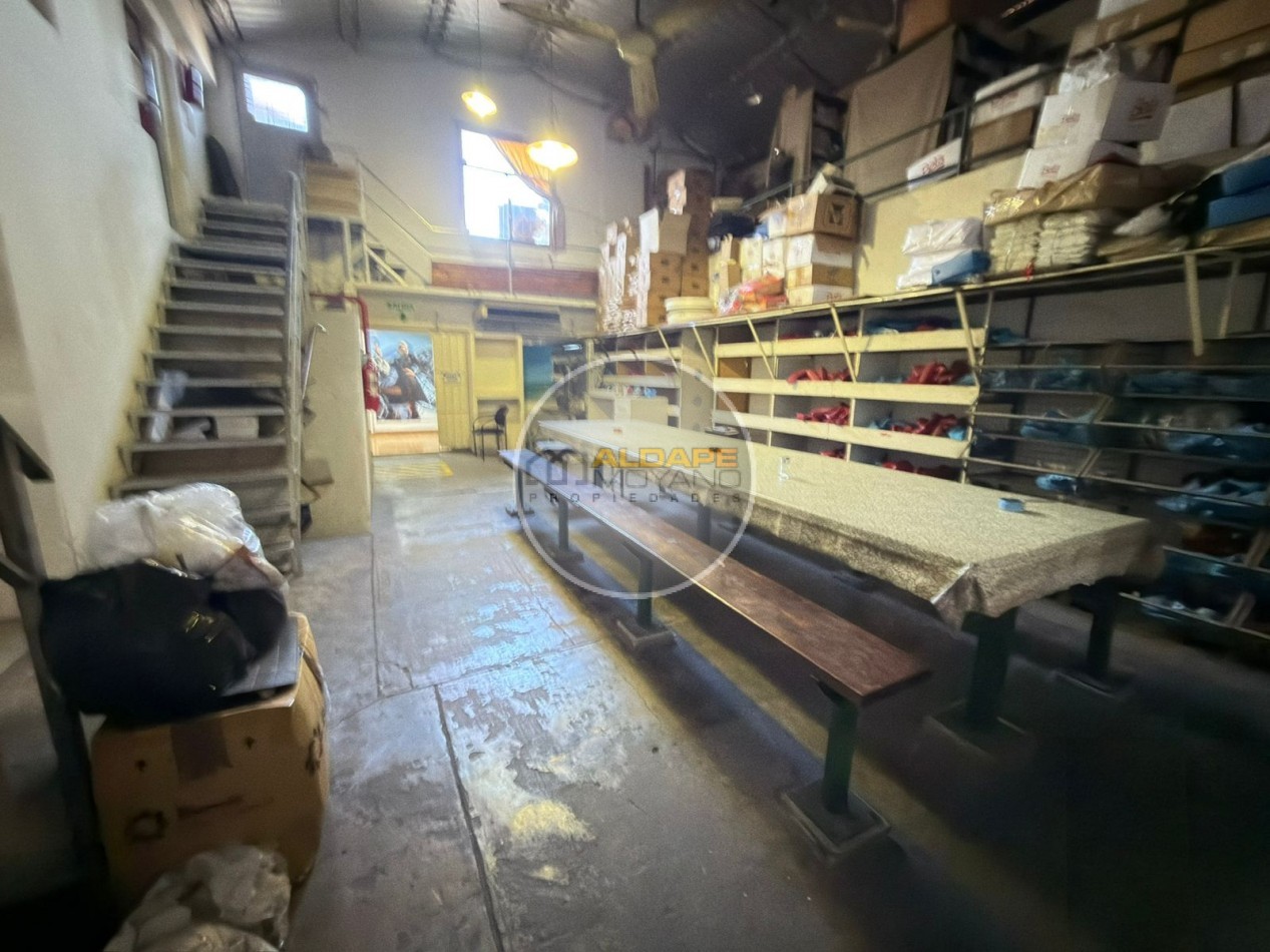 Se Vende Galpon,  total 1600mts2, (Mataderos)