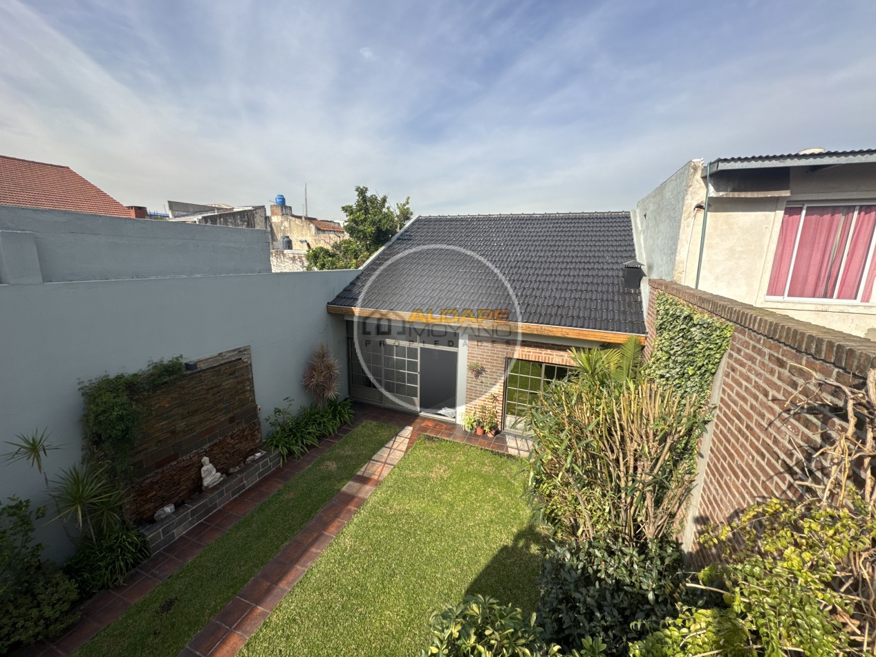 Se Vende Casa Cuatro ambientes, cochera pasante, Excelente (Lanus Oeste)