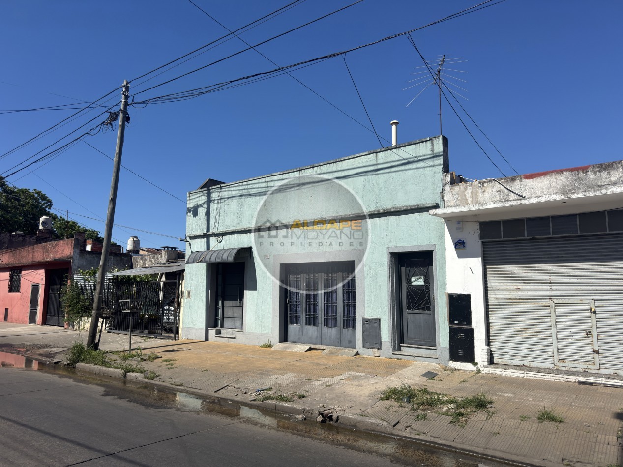 Se Vende Casa ideal multifamiliar, con piscina y garage (Tablada)