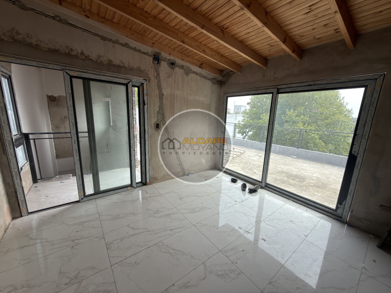 Se Vende Galpon con vivienda cuatro ambientes (Mataderos)