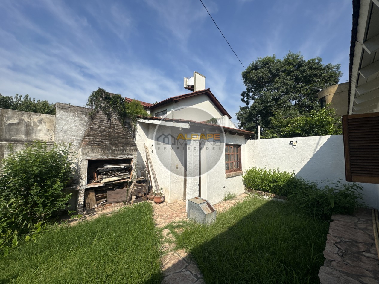 Se Vende Casa tres amb, lote propio (Castelar)