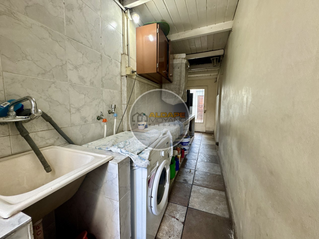 Se Vende Casa Multifamiliar, Cochera Doble, Quincho (Villa Lugano)