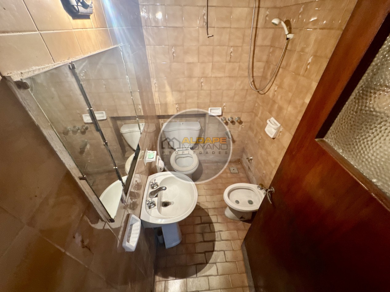 Se Vende Casa cinco ambientes, con cochera, Apto Credito Hipotecario!!