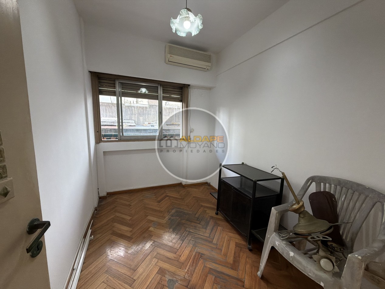 Se Vende Departamento tres amb. (Balvanera)