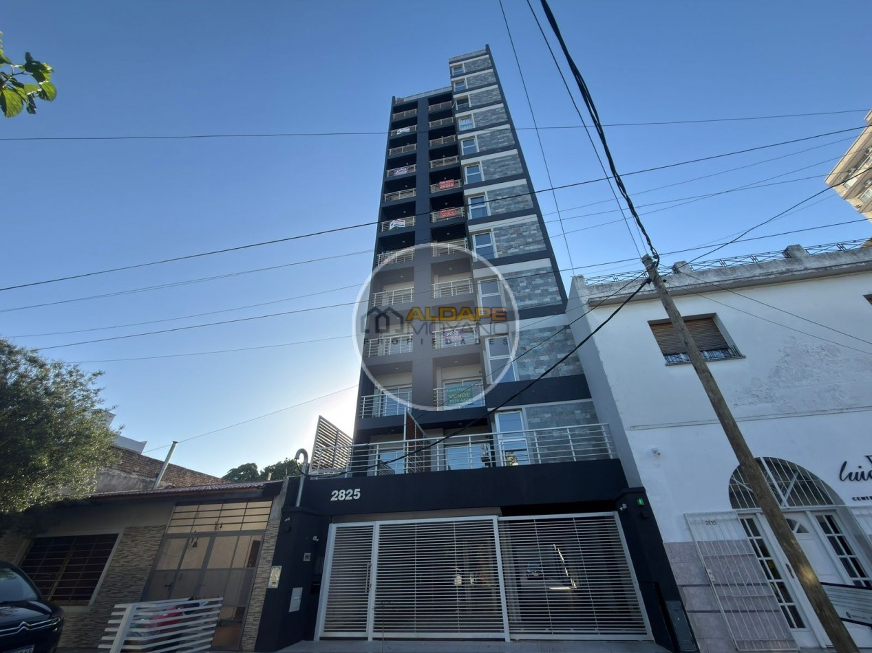 Se vende departamento dos ambientes con cochera, a estrenar (caseros Centro)