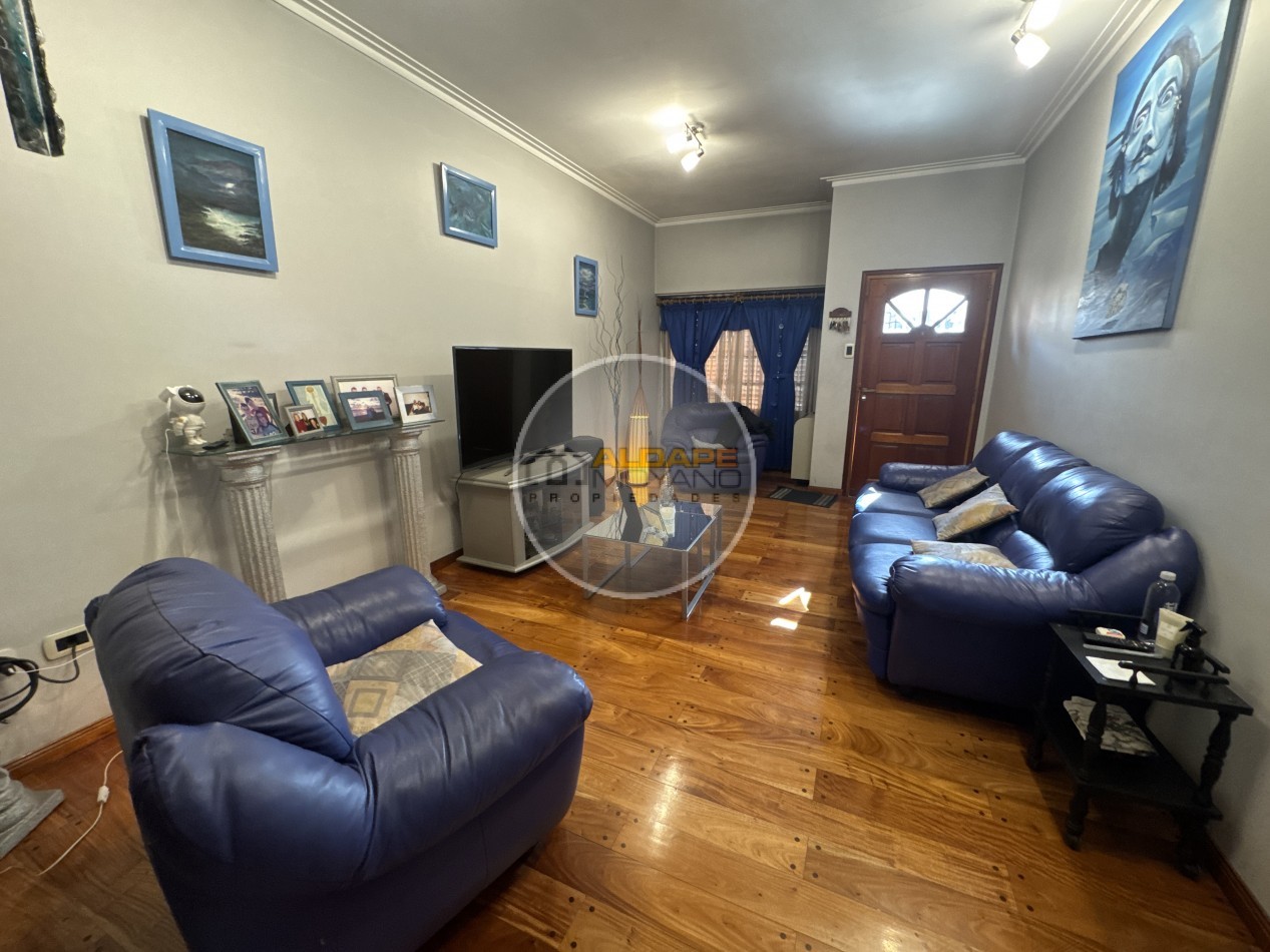 Se Vende Casa Cuatro ambientes, cochera pasante, Excelente (Lanus Oeste)