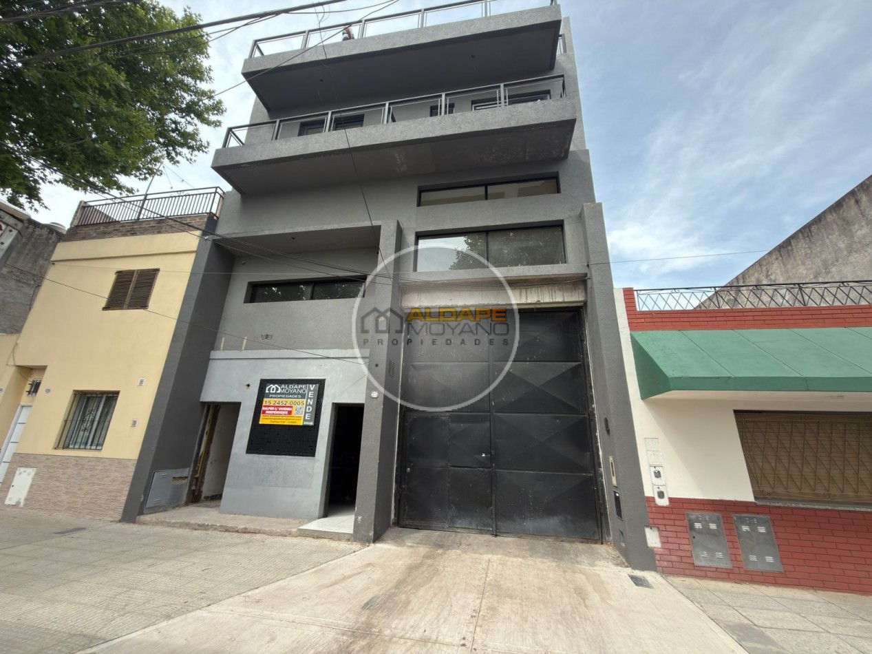Se Vende Galpon con vivienda cuatro ambientes (Mataderos)