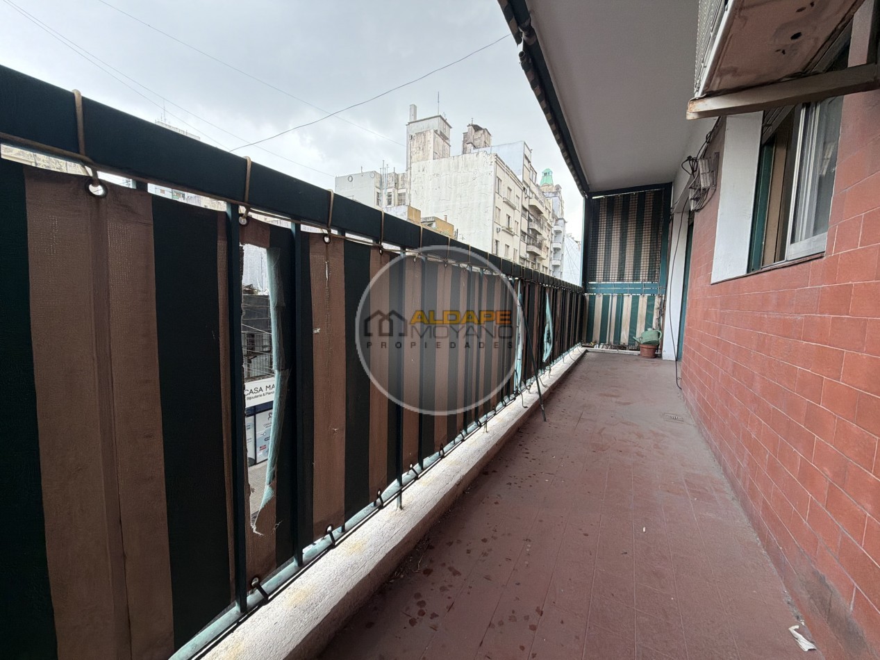 Se Vende Departamento tres amb. (Balvanera)