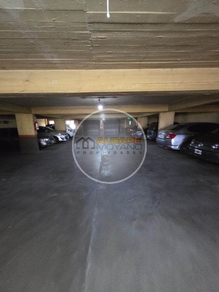 COCHERA CUBIERTA, en edifico exclusivo de cocheras con ascensor para autos y ascensor para acceso. Superficie aproximada 12 M en el 6 piso.