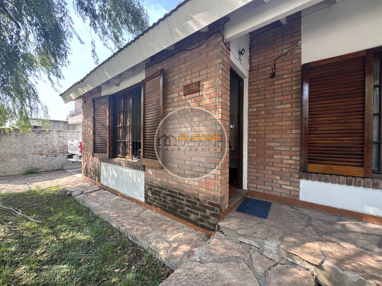 Se Vende Casa tres amb, lote propio (Castelar)